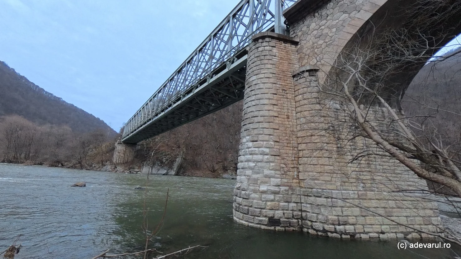 Cel mai spectaculos viaduct de pe Valea Oltului, realizat în Franța. Cum s-a păstrat după 126 de ani