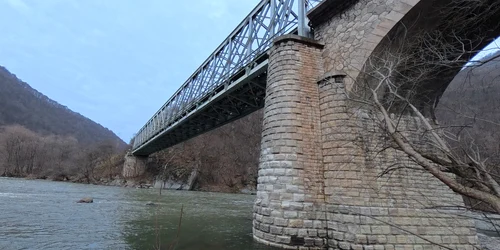 Podul peste Olt valea Fratelui  Foto Daniel Guță ADEVĂRUL   (10) jpg