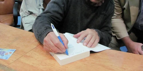 Louis Schittly a oferit autografe studenţilor de la Medicină