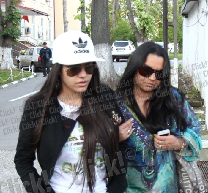 Carmen şi mama sa (FOTO MIHAI IONESCU)