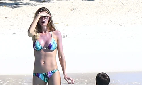 Exclusive    Gisele Bundchen & Tom Brady Take Their Kids On A Mini Vacation jpeg