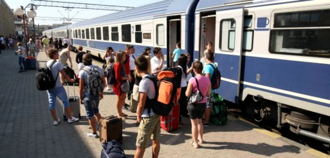 
    Trenurile Soarelui vor duce călătorii la mare începând din 15 iunie  