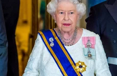 Regina Elisabeta a II a (9) jpg