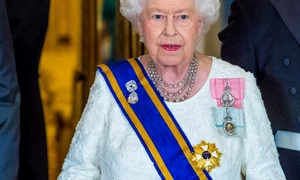 Regina Elisabeta a II a (9) jpg