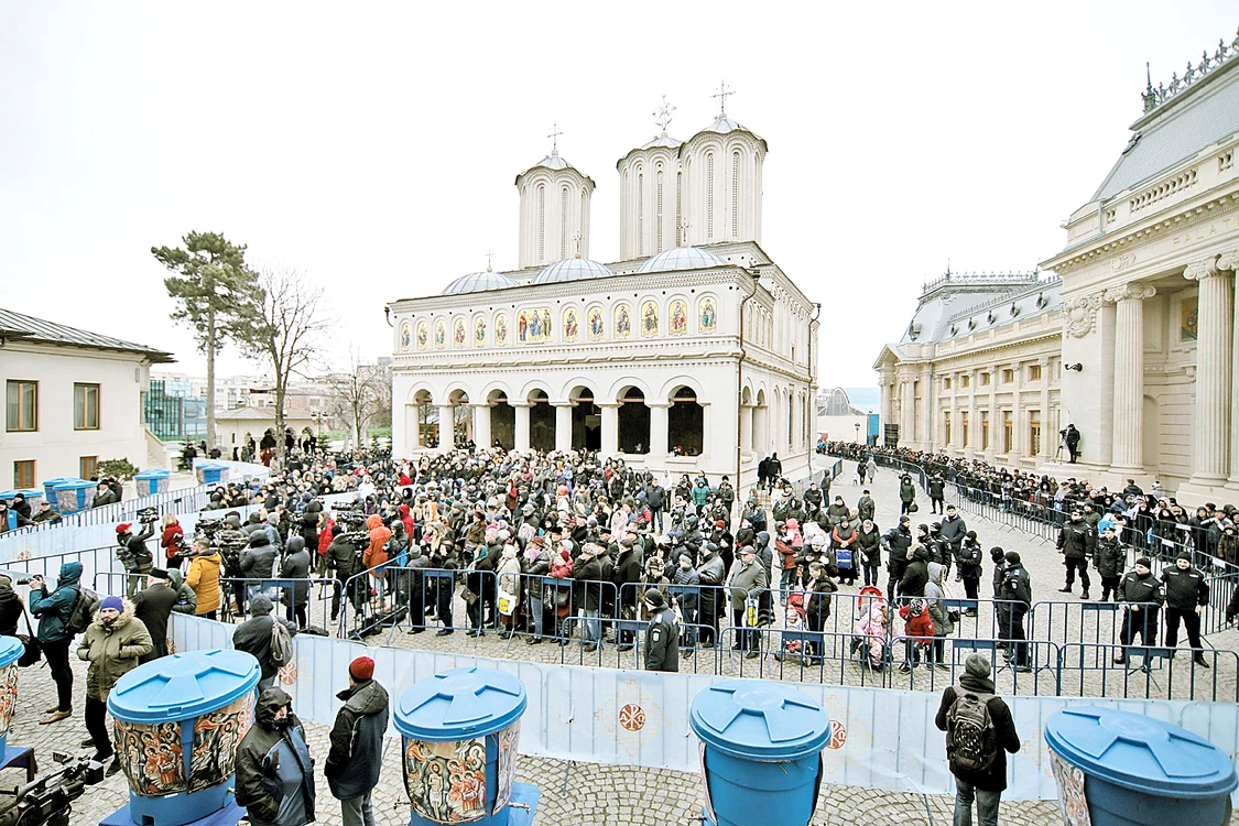 Credincioşii au fost mai puţini decât în anii trecuţi