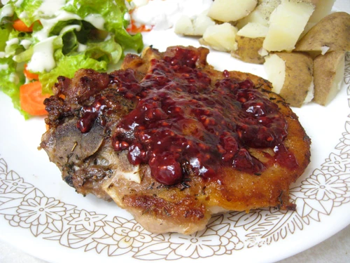 muschi de porc cu sos de zmeura jpeg