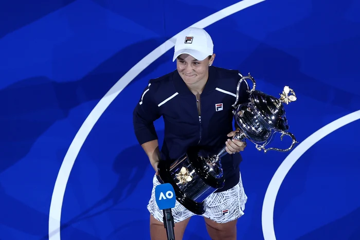 Ashleigh Barty a câștigat trofeul sub privirile compatrioților (Foto: Guliver / GettyImages)