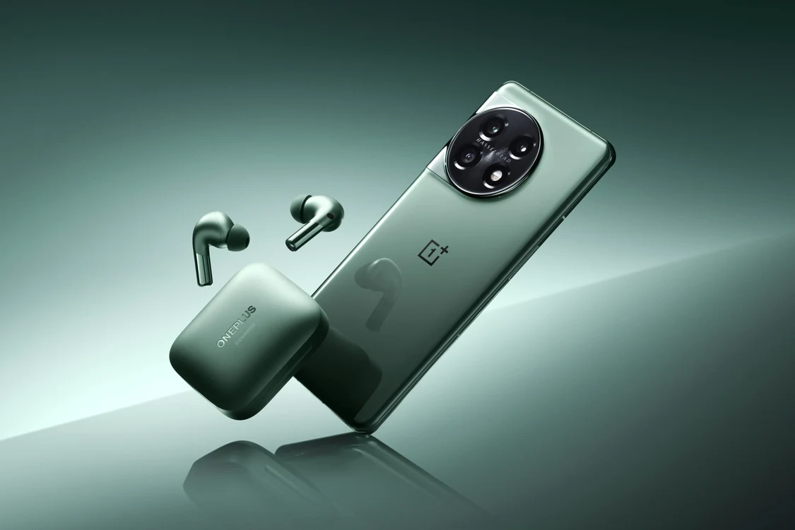 Smartphone OnePlus 11 5G și căști OnePlus Buds Pro 2.