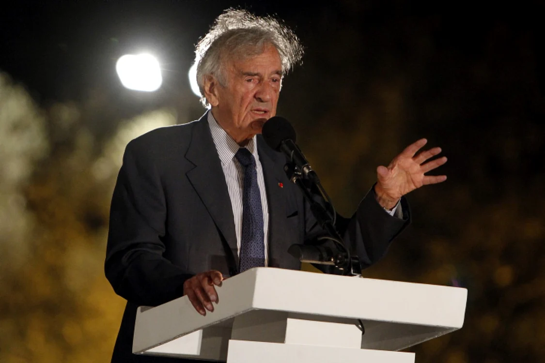 A murit Elie Wiesel
