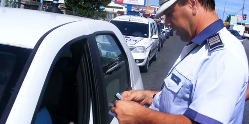 poliţiştii au aplicat amenzi de aproape 70.000 de lei