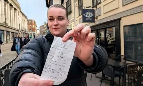 Cum a ajuns o femeie din Marea Britanie mai bogată decât Elon Musk  Suma cu 15 zerouri pe care o deține pe un card cadou FOTO X jpg