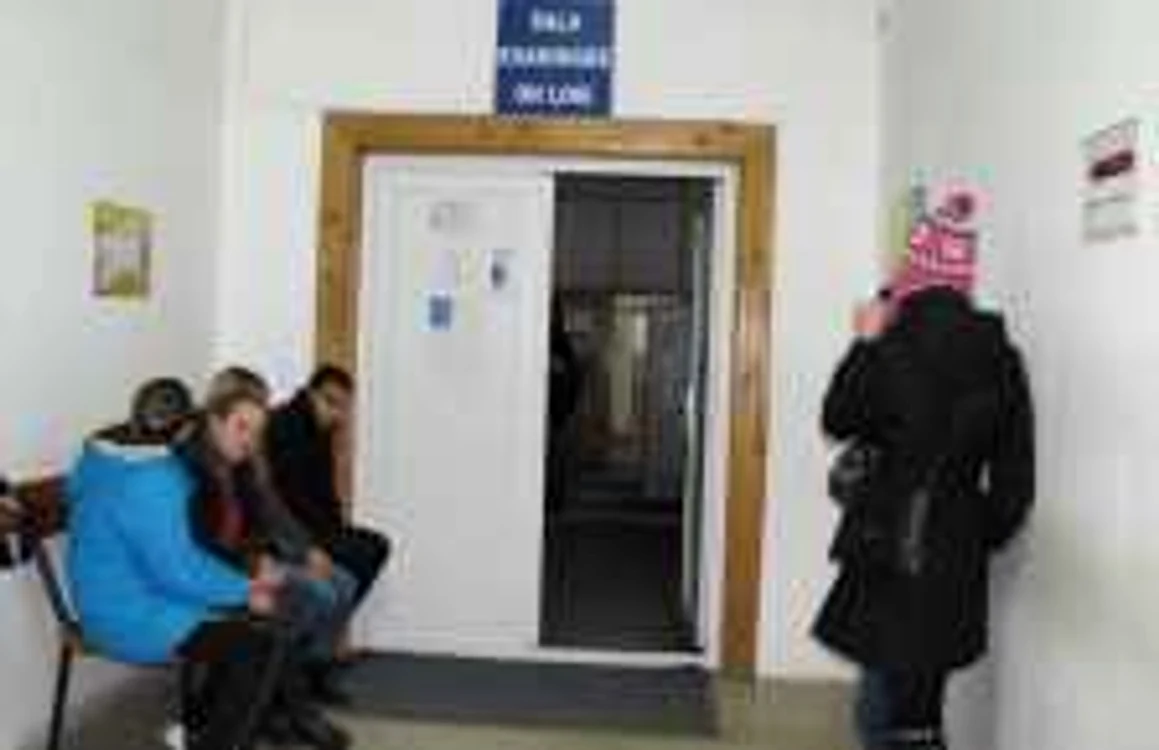 Numărul persoanelor interesate să urce la volan este în scădere