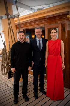 Mary și Frederik ai Danemarcei au primit oaspeți pe nava regală