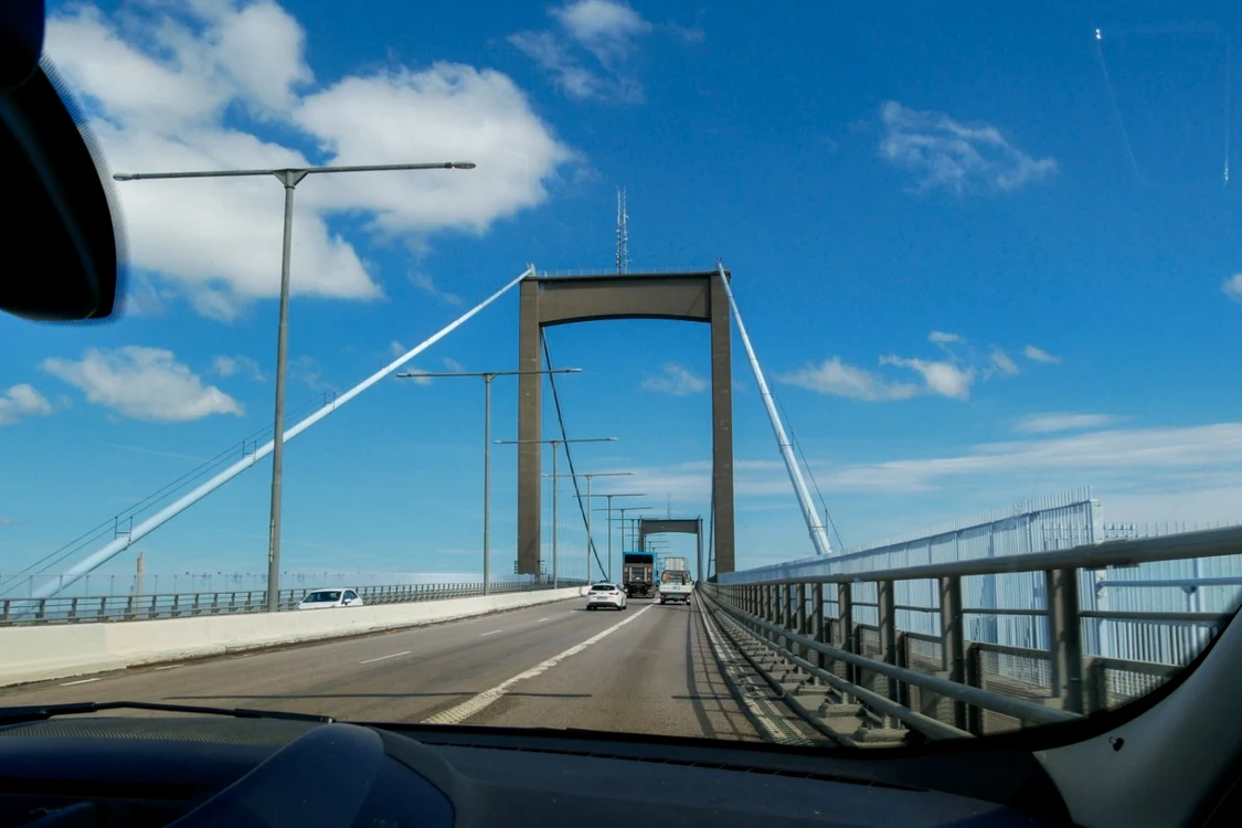 Podul Alvsborgs din Goteborg, Suedia, unde a avut loc evenimentul rutier Foto Shutterstock