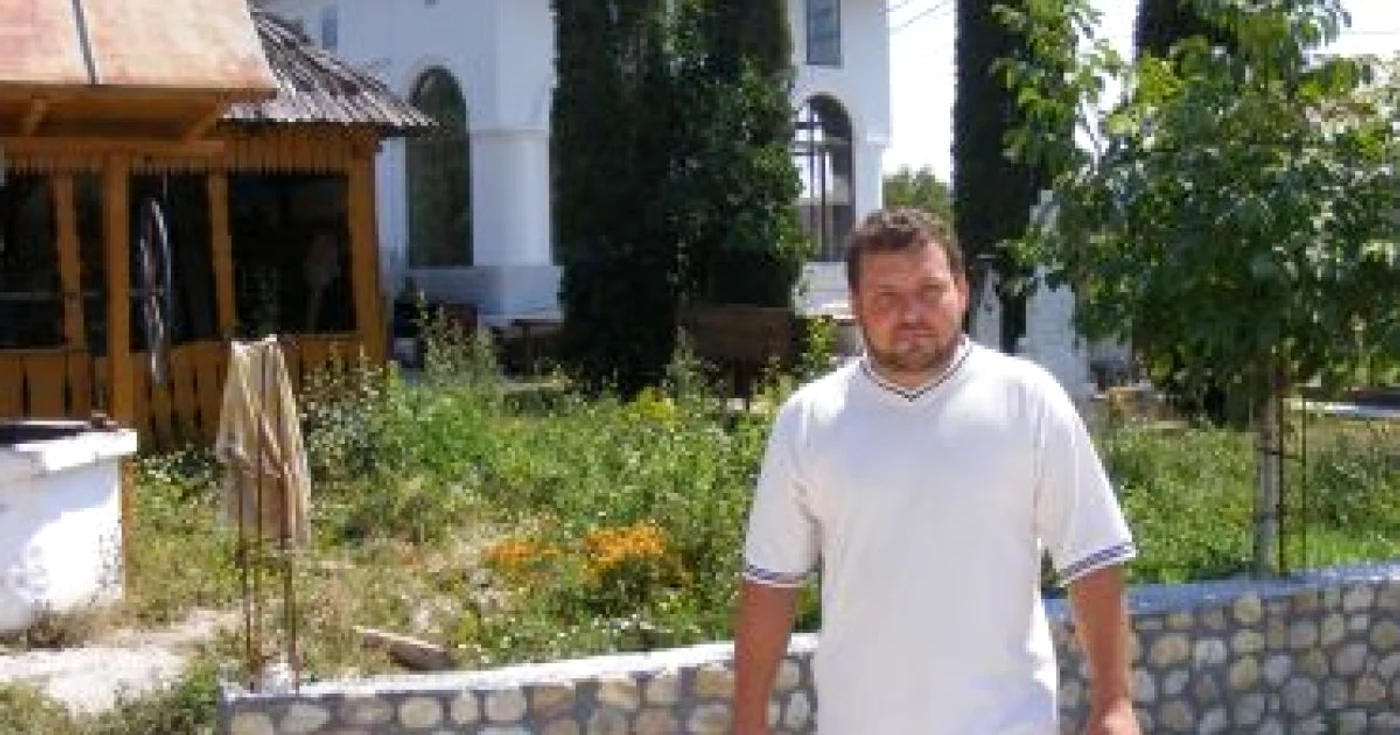 Râmnicu Vâlcea: Hoţii caută bani în cărţile de religie ale ţăranilor