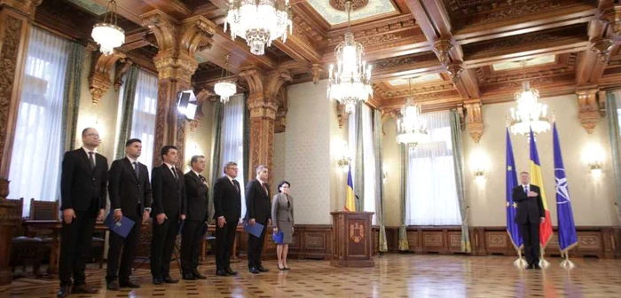 Noii miniştri ai Cabinetului Dăncilă au depus jurământul la Palatul Cotroceni. Foto: Inquam.