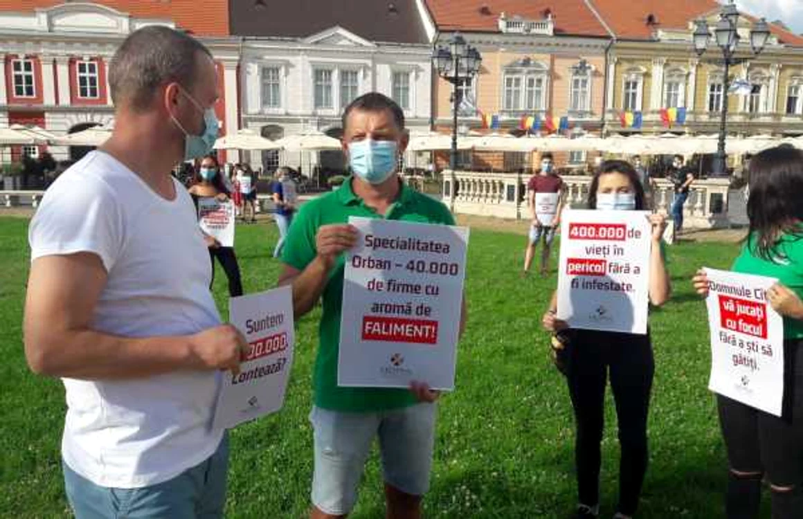 Patronii de restaurante şi ospătarii protestează împotriva deciziilor luate de Guvern FOTO Ş.Both