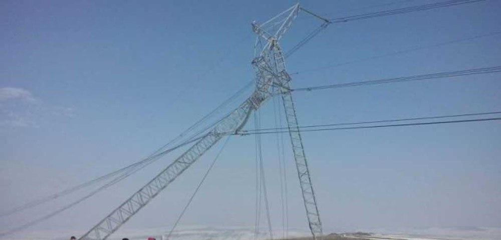 Echipele de intervenție ale Rețele Electrice Dobrogea și ale contractorilor lucrează pentru restabilirea cu energie electrică