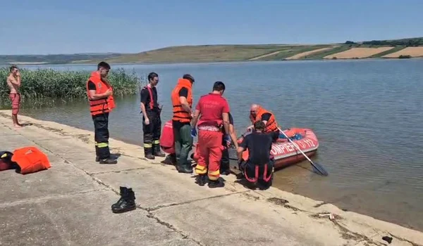 lacul cazanesti jpg