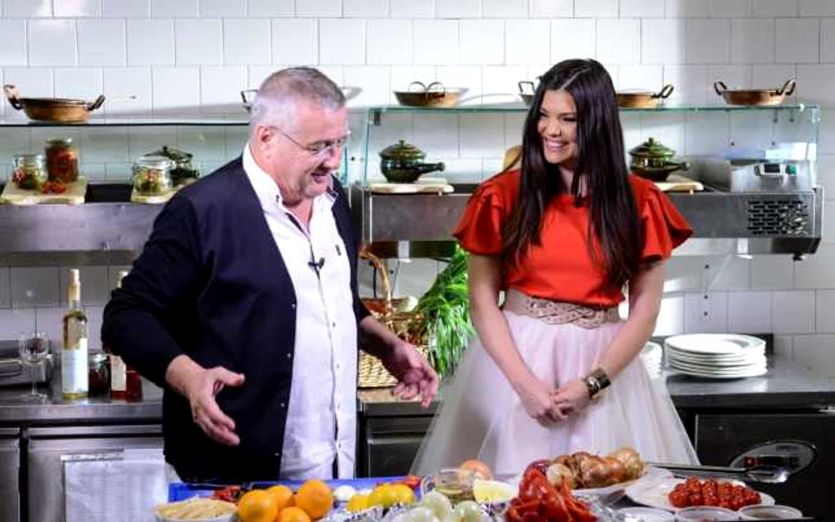 Mircea Dinescu şi Paula Seling gătesc la „Politică şi delicateţuri“ FOTO TVR 1
