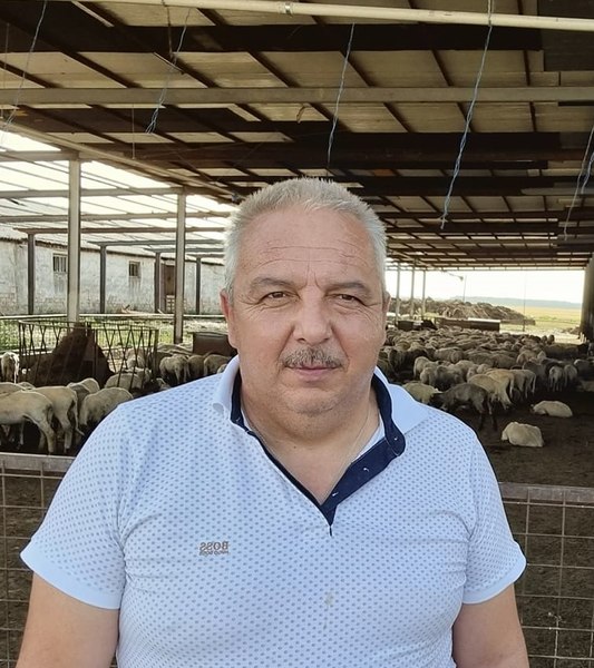A murit Ioan Branga, cunoscutul oier care a pus bazele unei celebre fabrici de brânzeturi