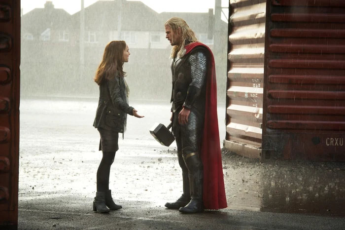 Chris Hemsworth şi Natalie Portman FOTO outnow.ch