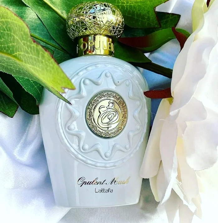 Lattafa Opulent Musk apa de parfum Foto olfactiv ro