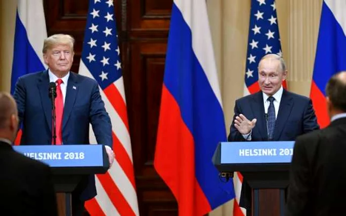 Donald Trump şi Vladimir Putin la conferinta comună de presă FOTO AFP