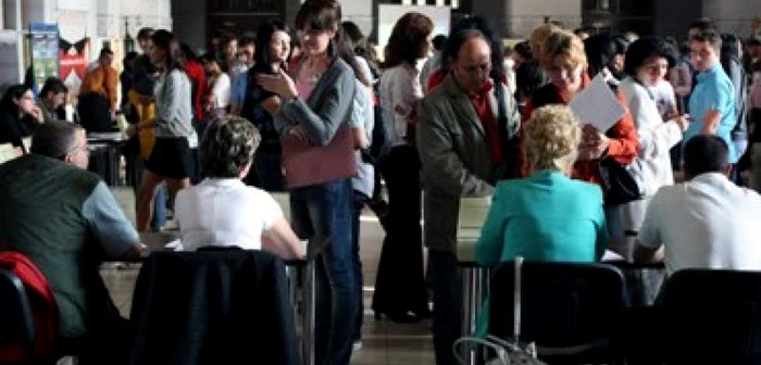 Galaţi: Numai 300 de tineri din 1200 au găsit de lucru la Bursa locurilor de muncă