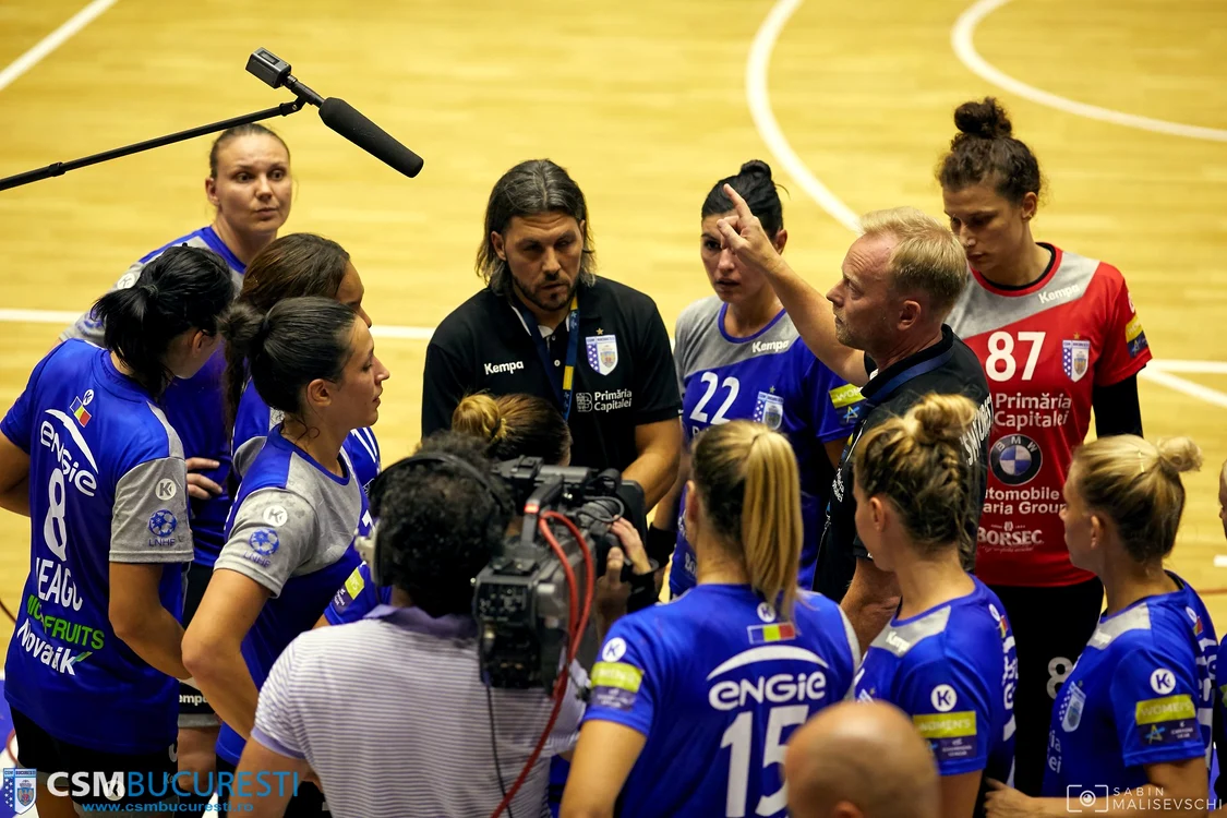 
    Adi Vasile îi va ţine locul lui Johansson la cârma echipei CSM Bucureşti  