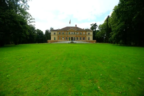 casa musafirilor