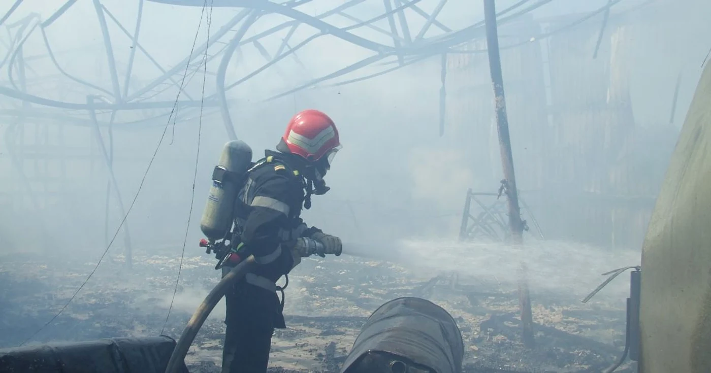 Incendiul a mistuit intreaga casă