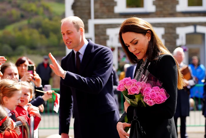 Kate Middleton și Prințul William în vizită la Aberfan (1) jpg