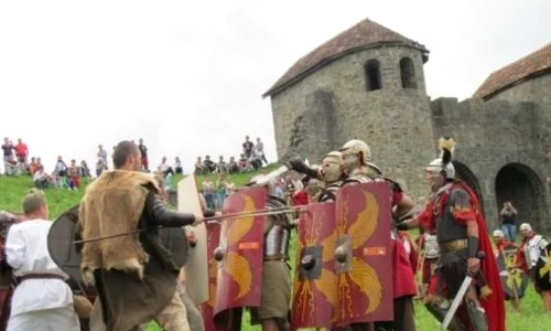 Reţetă de pe vremea Imperiului Roman, gătită în weekend la Porolissum  Vezi programul Festivalului de Reconstituiri Istorice jpeg