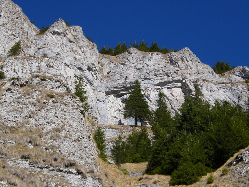 Pietrele Detunate „de fulgerele spurcatului drac” şi Clăile lui Miron. Legendele unor stânci din Ceahlău FOTO