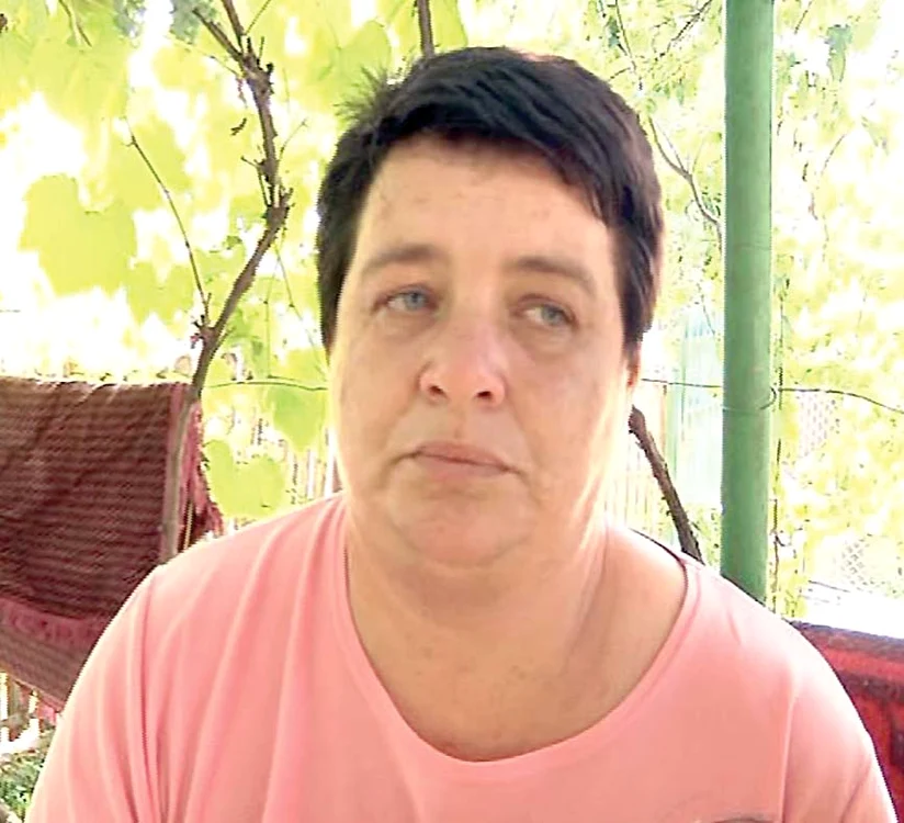 Mama româncei bătute în Germania, pentru că nu a vrut să se prostitueze, spune că fata e conştientă şi a început să mănânce