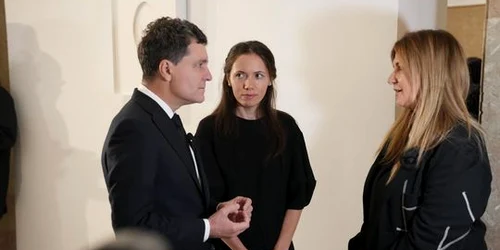 nicusor dan si mirabela gradinaru jpg