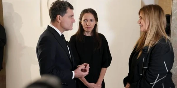 nicusor dan si mirabela gradinaru jpg