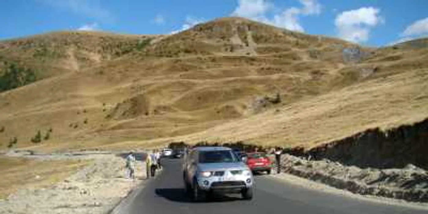Transalpina este drumul care ajunge la cele mai mari înălţimi din ţară