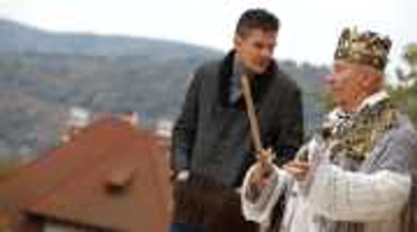 Tudor Chirilă, solistul formaţiei Vama, alături de Victor Rebengiuc, la filmările videoclipului „Copilul care aleargă către mare“ 