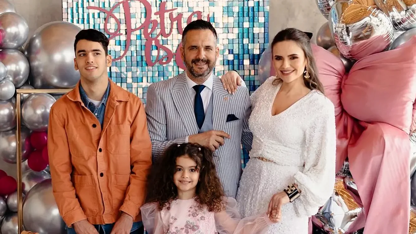 Cristina Șișcanu și familia ei se mută din România / foto: social media 