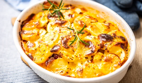 Cartofi gratinati Sursa foto shutterstock 1509363071 jpg