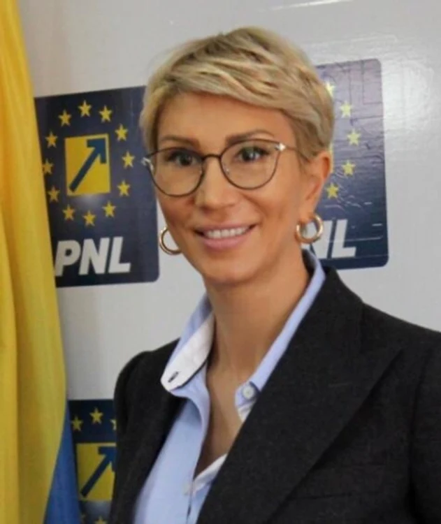 
    Raluca Turcan: ”L-au omorât până şi pe Bulă şi l-au înlocuit cu Viorica Dăncilă”FOTO: adevarul.ro  