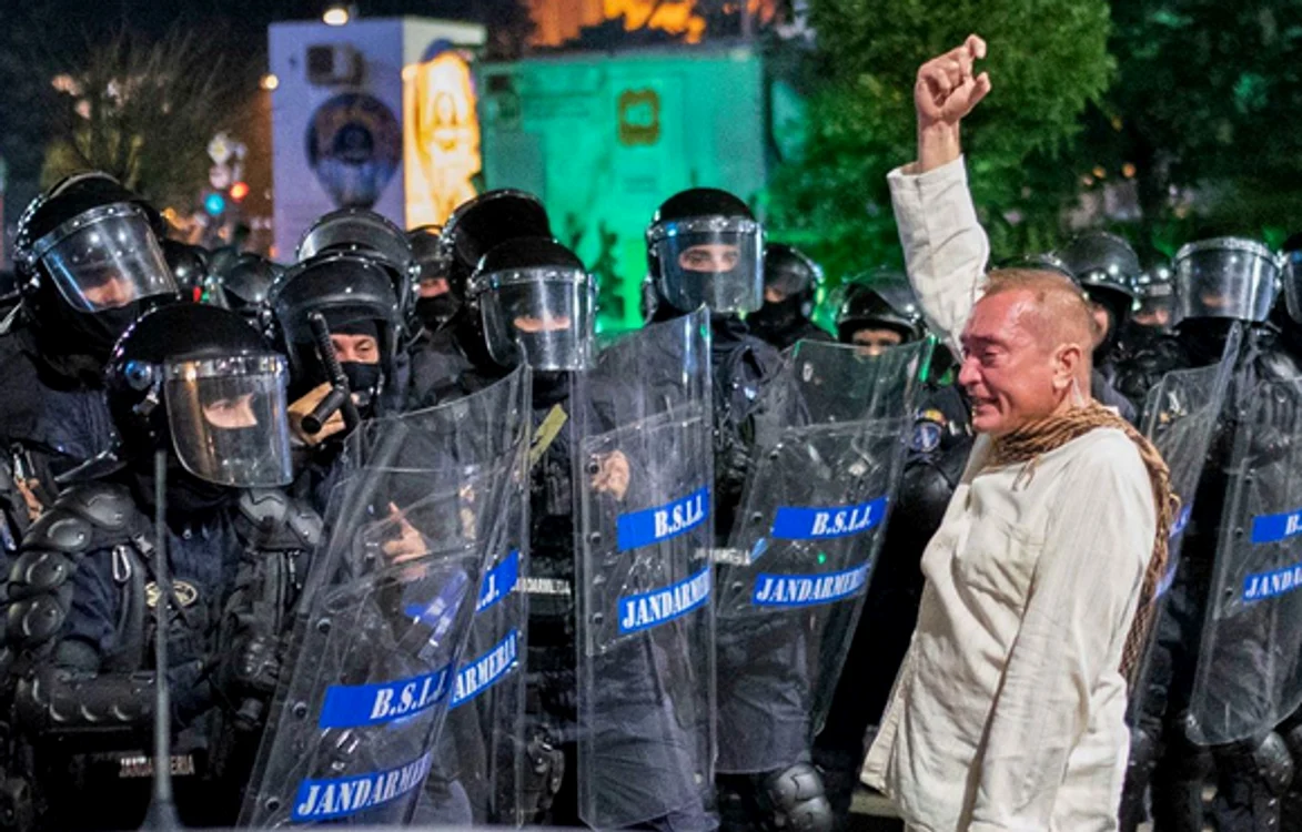 
    Jandarmii au acuzat că au fost agresați în timpul protestelor din 10 august, când au intervenit în forță sub coordonarea lui Cătălin Paraschivfoto: arhiva Click!  