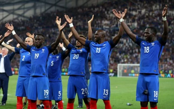 Jucătorii Franţei au salutat ca vikingii