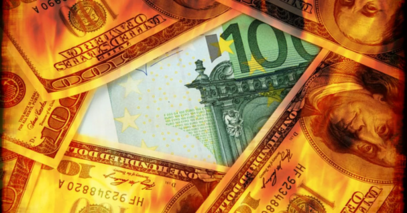 Bancnote euro și dolari