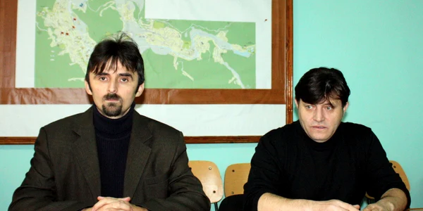 Oberşterescu şi Nica se gândesc la familiile nevoiaşe