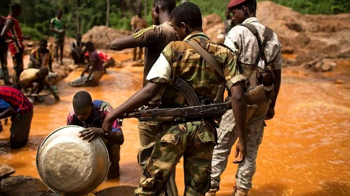 Aurul negru din Congo sau cum este susţinută industria electronică prin conflicte sângeroase jpeg