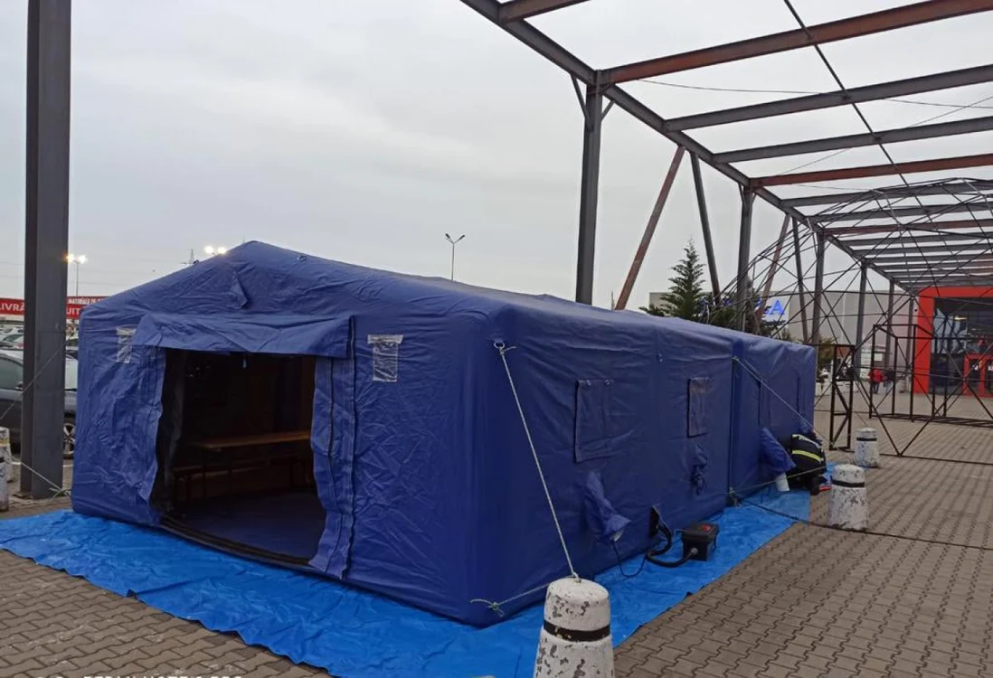 Prefectul şi şeful DSP au vizitat zona unde va fi amplasat cortul