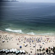 Plaje aglomerate Foto Magnific com jpg